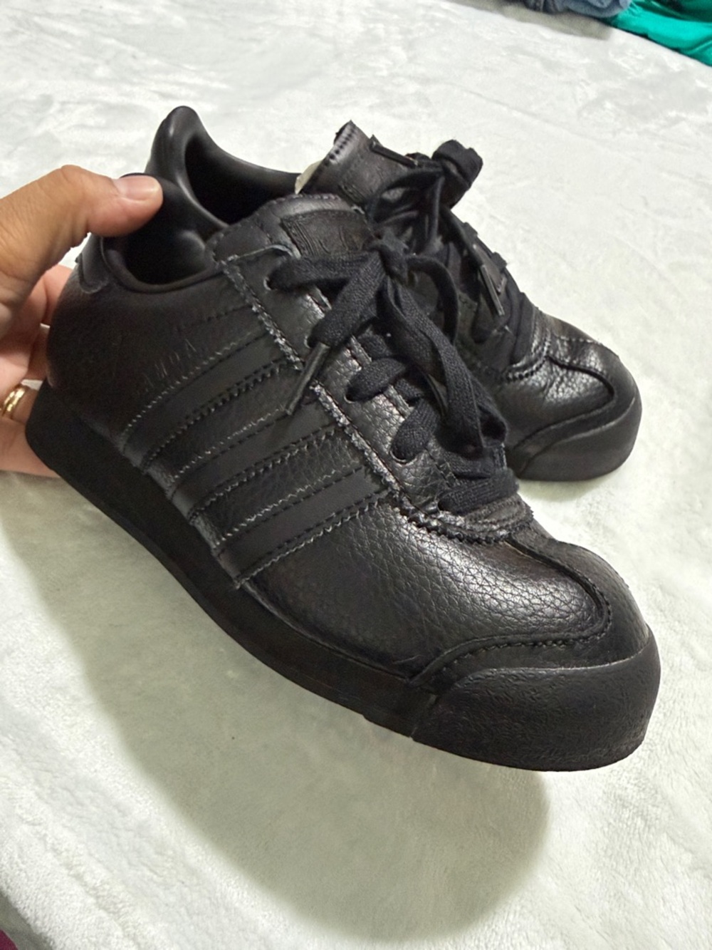 adidas Kids SAMOA All-Black Leather Sneaker. Size 2